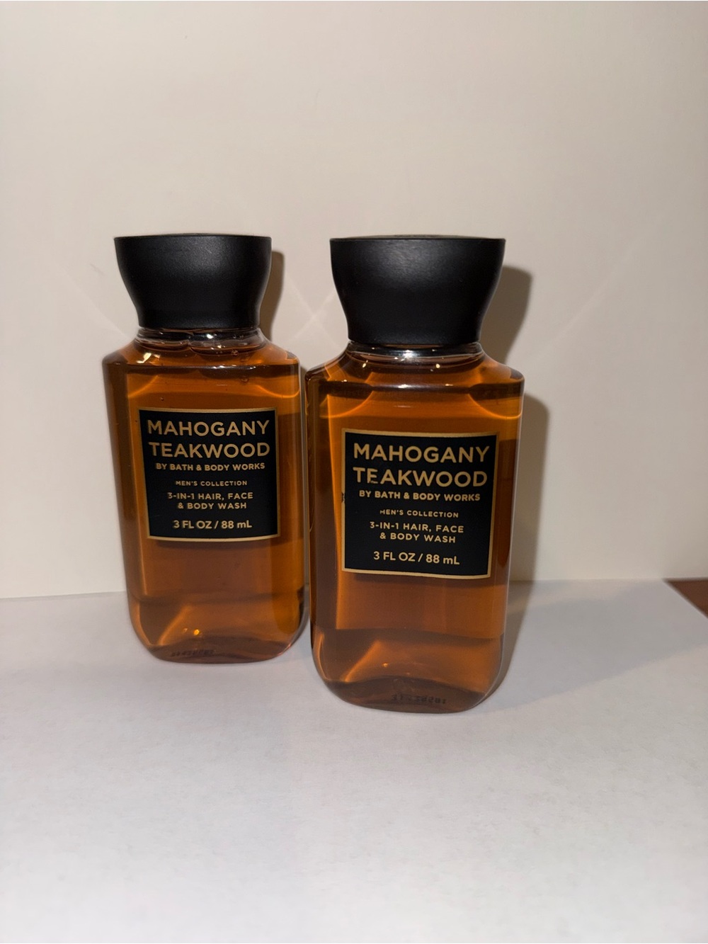 Bath & Body Works Mahogany Teakwood Men’s 3-in-1 Hair Body & Face Wash set of 2